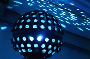 Przegląd pytań, które warto zadać dj owi przed weselem Pytania do dj weselnego